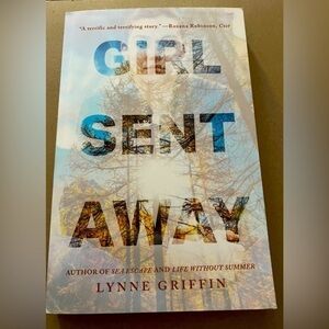Girl Sent Away by Lynne Griffin (Paperback)
